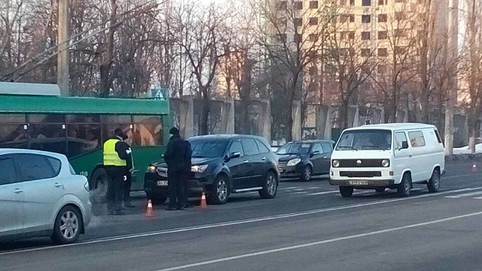 У Києві автомобіль збив трьох дітей: опубліковані фото ДТП