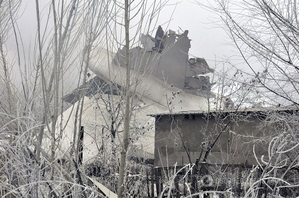 Под Бишкеком рухнул Boeing: все подробности, фото и видео