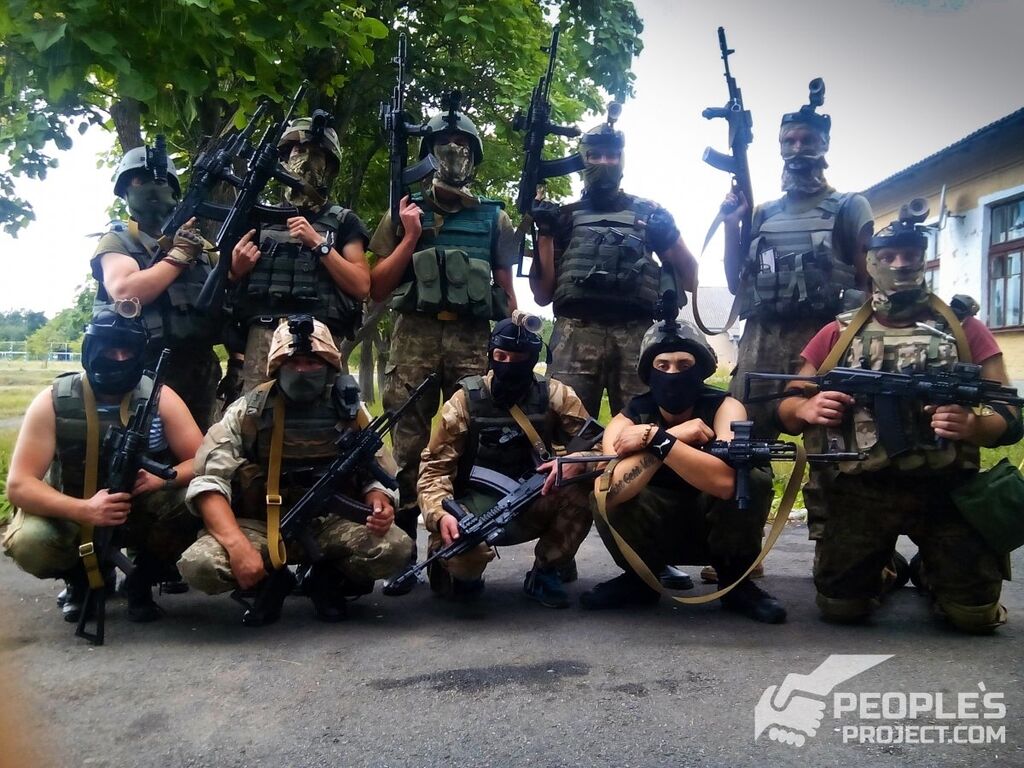 "Приречені на перемогу": волонтери розповіли про життя бійців у гарячій точці Донбасу