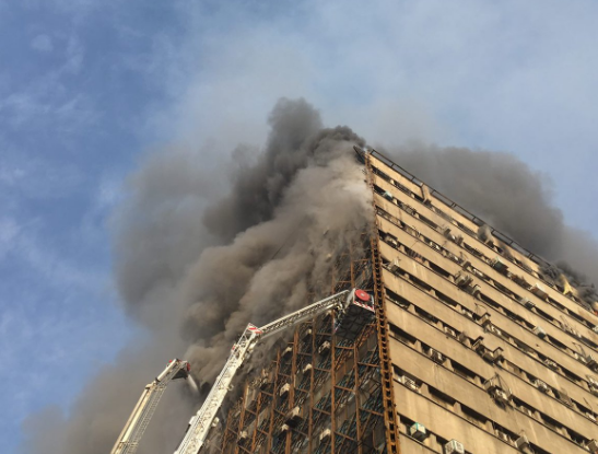 В Ірані обвалився палаючий хмарочос: 30 жертв, 38 постраждалих