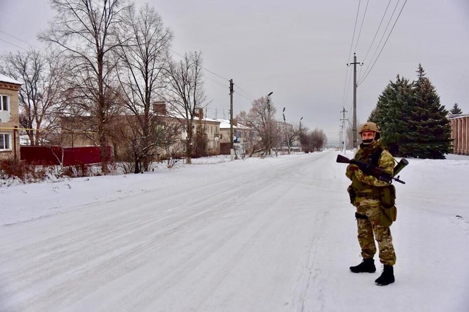 У звільненому від терористів Новолуганському запрацювала патрульна поліція