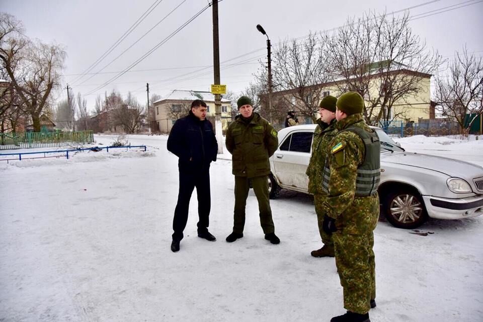 В освобожденном от террористов Новолуганском заработала патрульная полиция