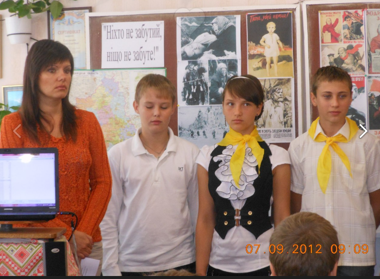 "Вкусила в*тна муха": вчитель української мови на Донбасі пропагує радянщину і політику Гітлера