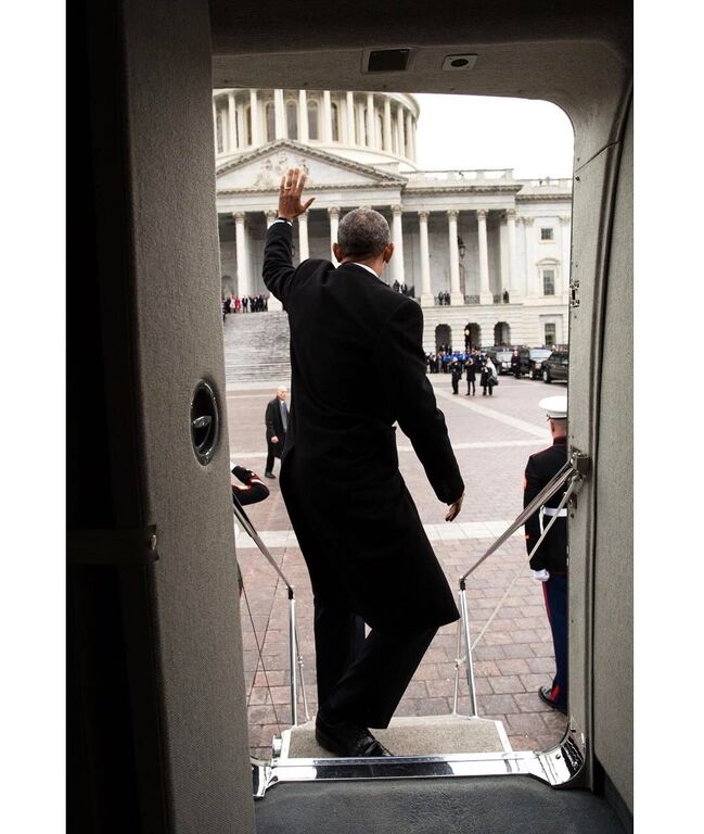Трогательный момент: фотограф показал прощание Обамы с Белым домом 
