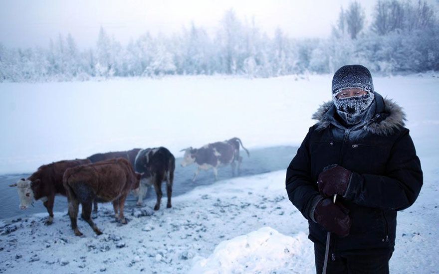 Замерзала навіть слина: опубліковані фото найхолоднішого села в світі