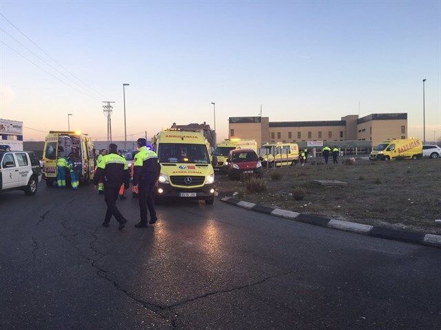 В Испании перевернулся школьный автобус, десятки раненых: появились первые фото и видео ЧП