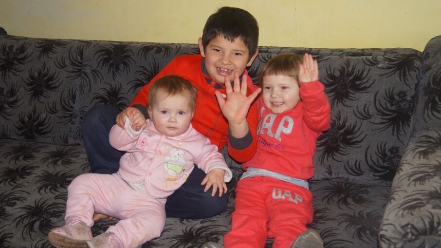 Сплять на підлозі й по вуха в боргах: військовий зі Львівщини, який сам виховує 3 дітей, потребує допомоги