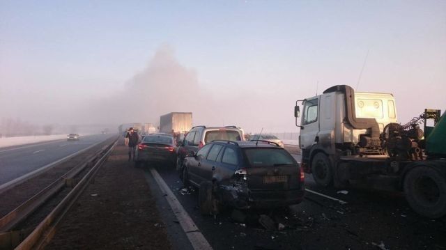 Масштабна ДТП у Польщі: зіткнулося більше 60 автомобілів