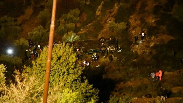 В Израиле автобус рухнул в овраг с 70-метровой высоты: опубликовано видео