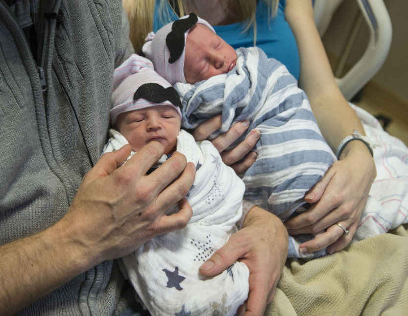 Унікальний випадок: у США близнюки народилися в різні роки