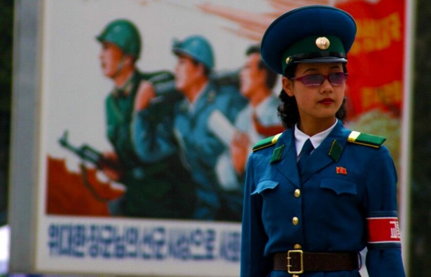 Лучшие модели-регулировщицы Северной Кореи: фото и видео