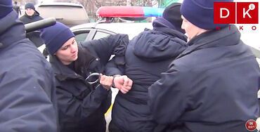 Николаевские "активисты" устроили потасовку с патрульными. Фото- и видеофакт