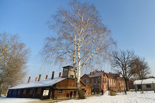 Польша открыла данные 8,5 тыс. сотрудников концлагеря Аушвиц