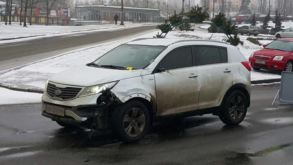 У Києві збили на смерть дівчину в навушниках, яка перебігала проспект