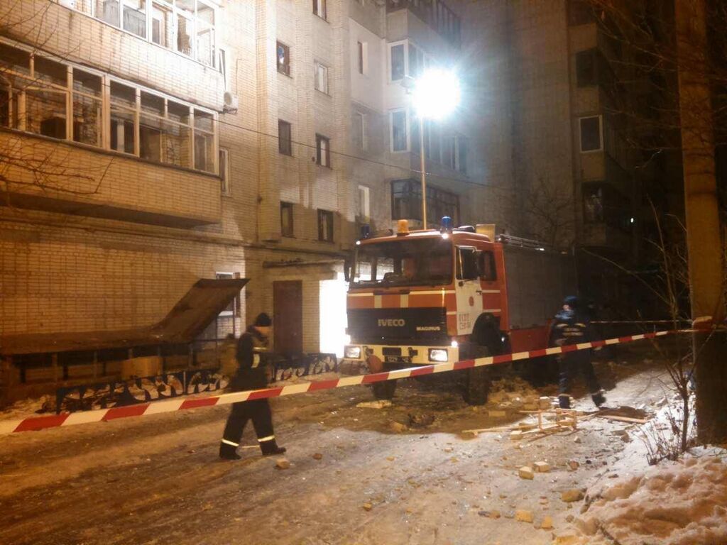 Взрыв в Сумах: опубликованы новые фото и видео с места происшествия