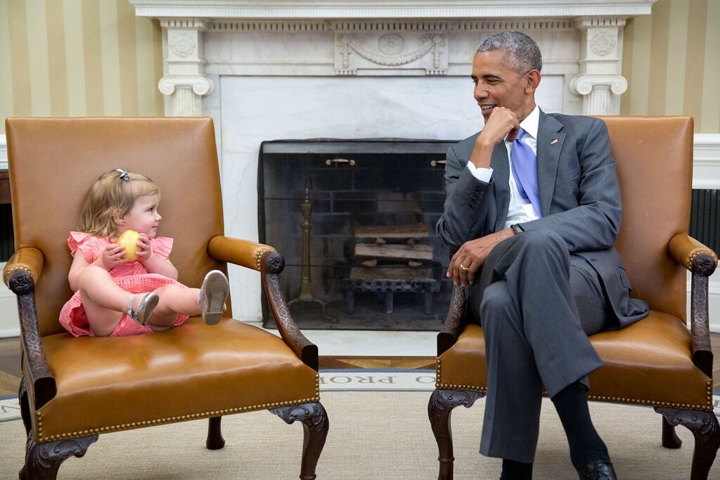 Финальный кадр: опубликованы лучшие фото Обамы за 2016 год