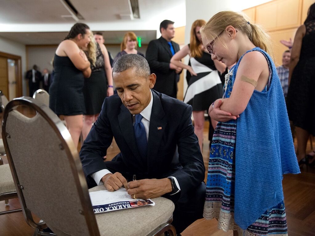 Финальный кадр: опубликованы лучшие фото Обамы за 2016 год