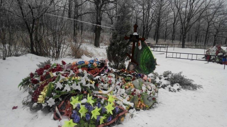 В сеть попали фото с могилы Моторолы в Донецке