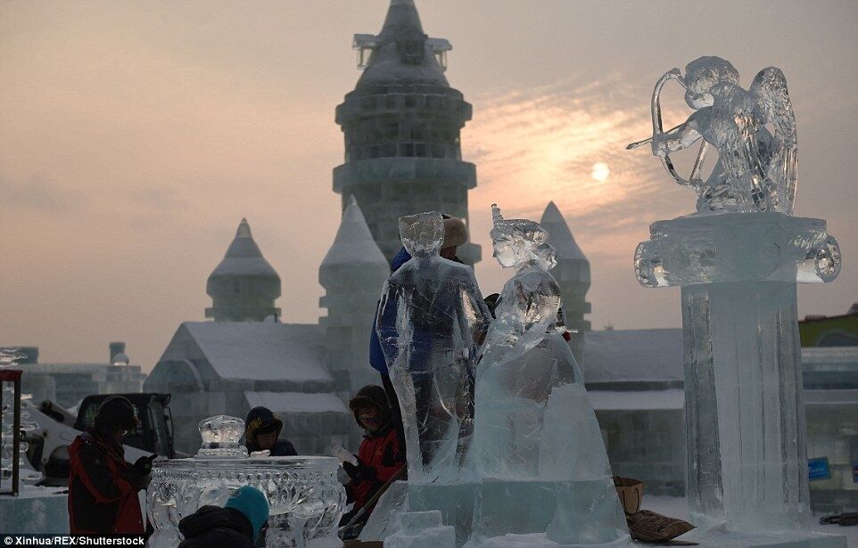 Холод нипочем: появились потрясающие фото экстремального фестиваля в Китае