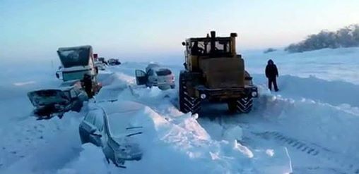 В людський зріст: опубліковані фото заметів на трасах півдня України