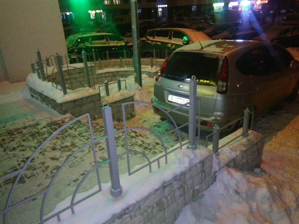 В Киеве наглец на Chevrolet возмутил соцсети: опубликованы фото