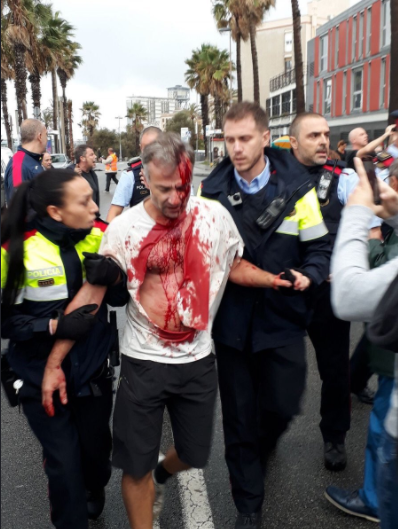 Референдум в Каталонии: полиция применила резиновые пули, сотни пострадавших