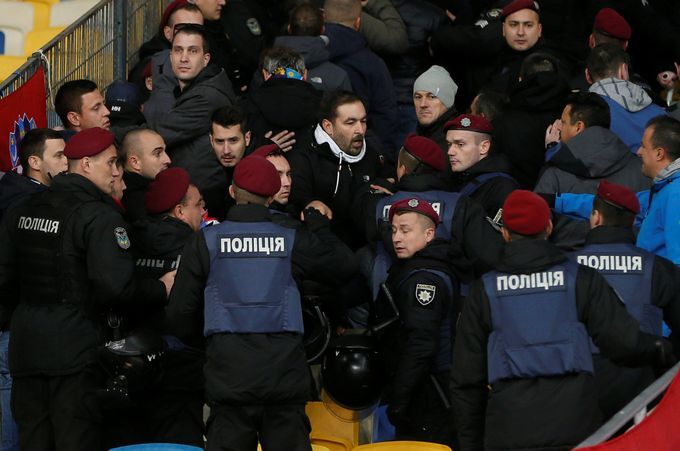 Фанаты сборной Хорватии столкнулись с украинской полицией: появились фото