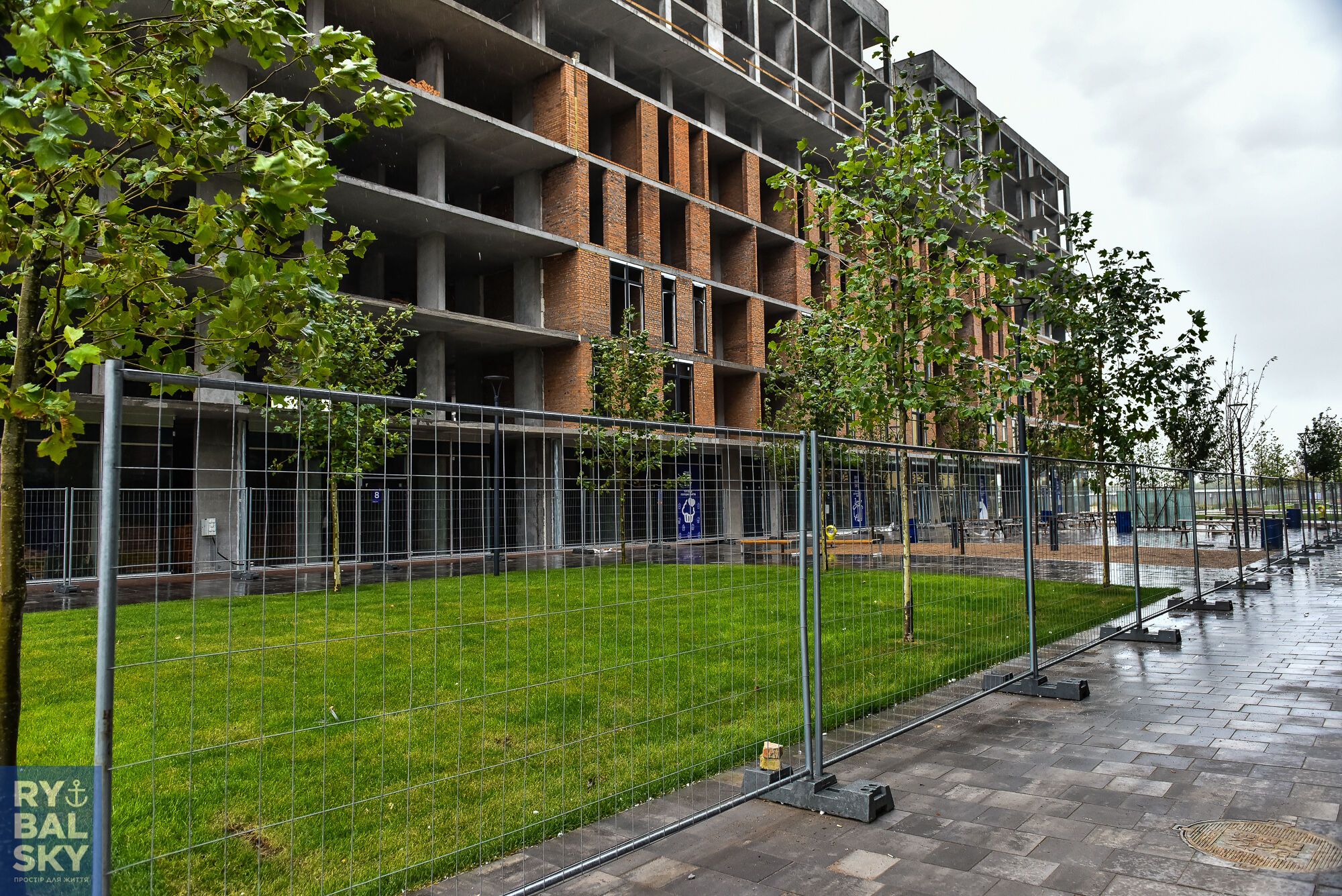 В Киеве появится первый в Украине амфитеатр у воды и суперсовременный образовательный центр "Rybalsky Family Port"