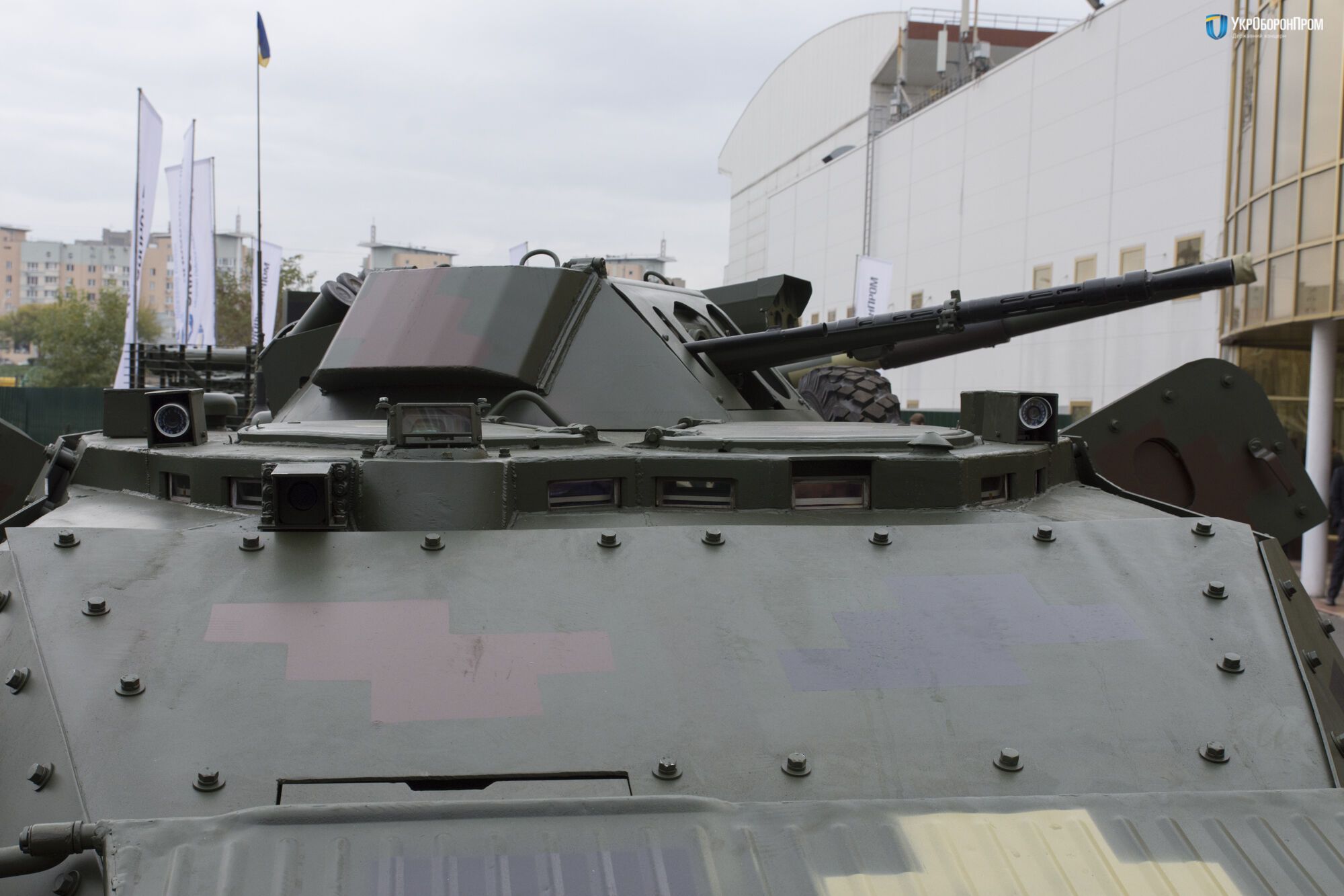 Новий рівень захисту: в Україні створили супершвидкісний броньовик. Опубліковані фото