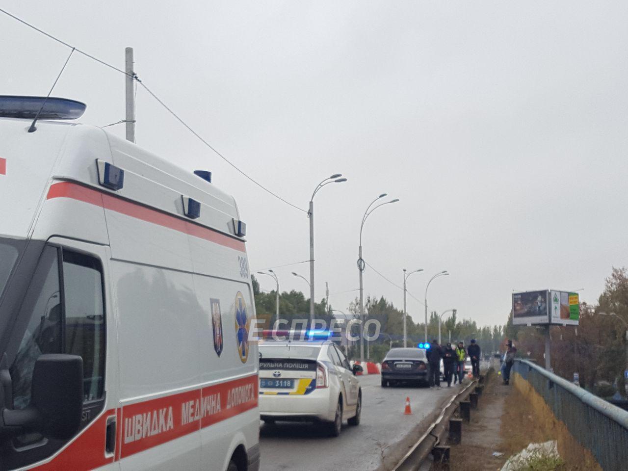 Жахлива ДТП в Києві: водій легковика втратив свідомість і задавив скутериста