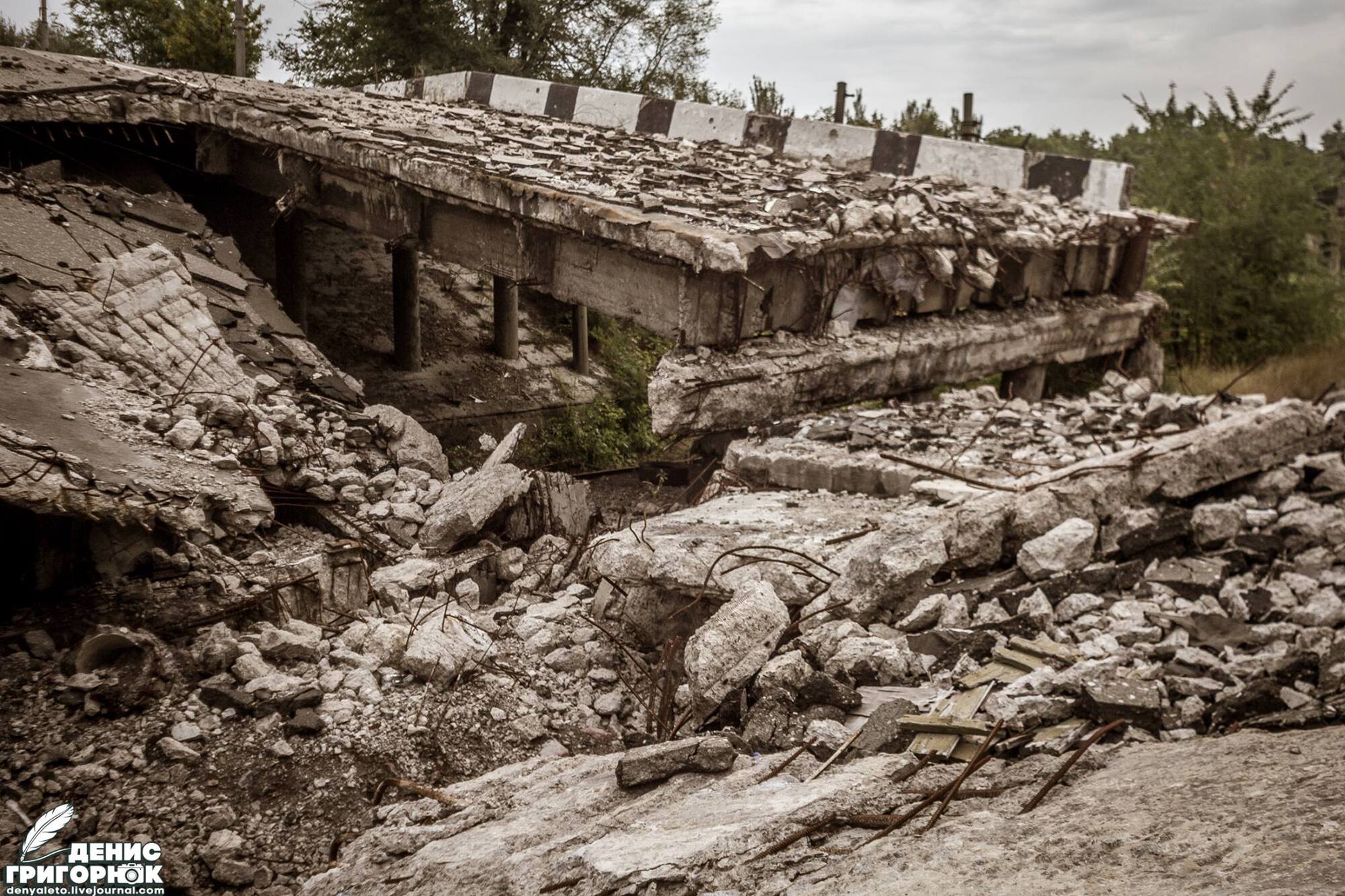 Донецк в руинах: в сети показали свежие постапокалиптические фото