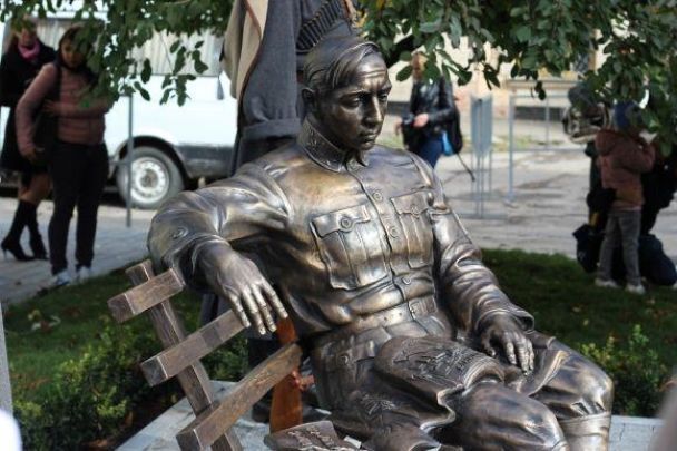 В Украине открыли первый памятник Петлюре: фоторепортаж