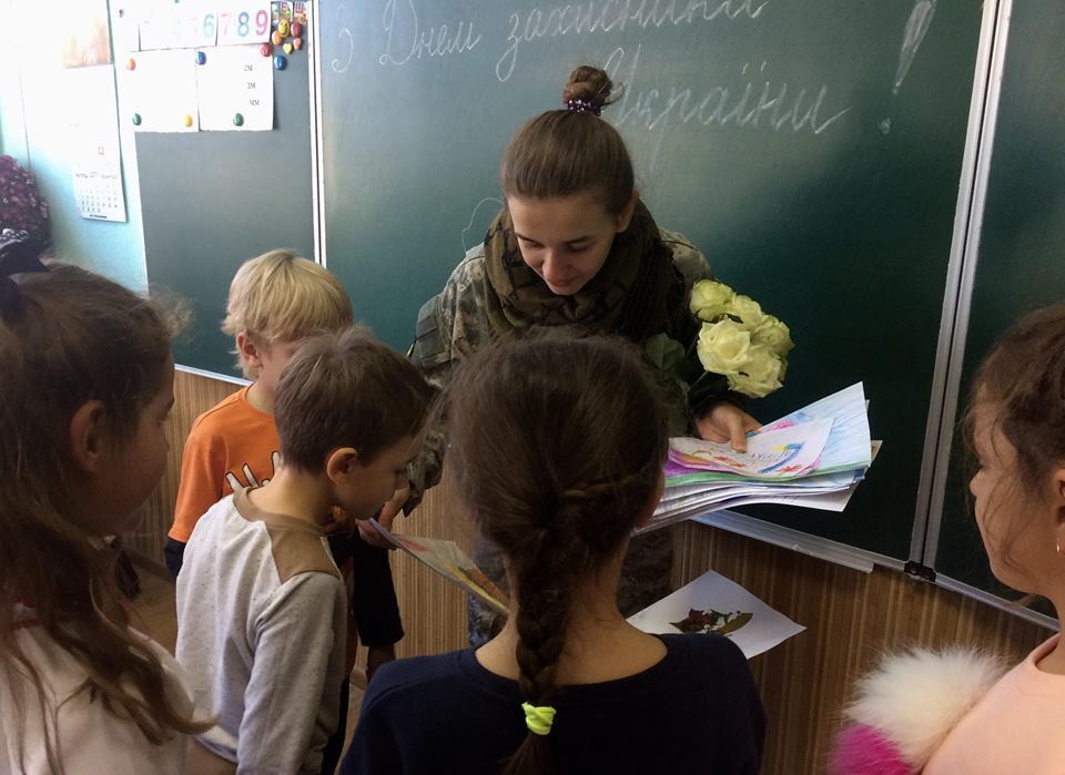 Недетские вопросы: необычное празднование Дня защитника в школе Киева поразило соцсеть