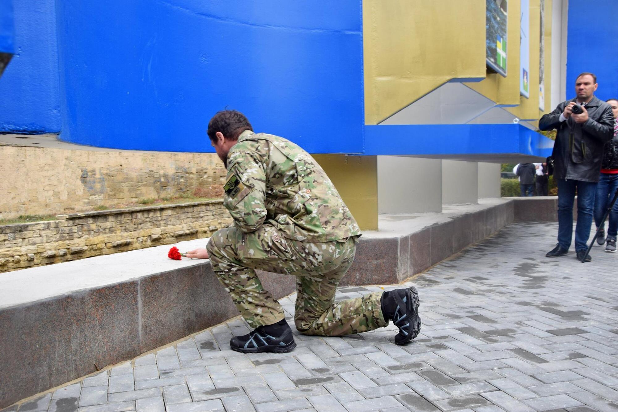 В Николаеве открыли мемориал погибшим героям АТО: опубликованы пронзительные фото 