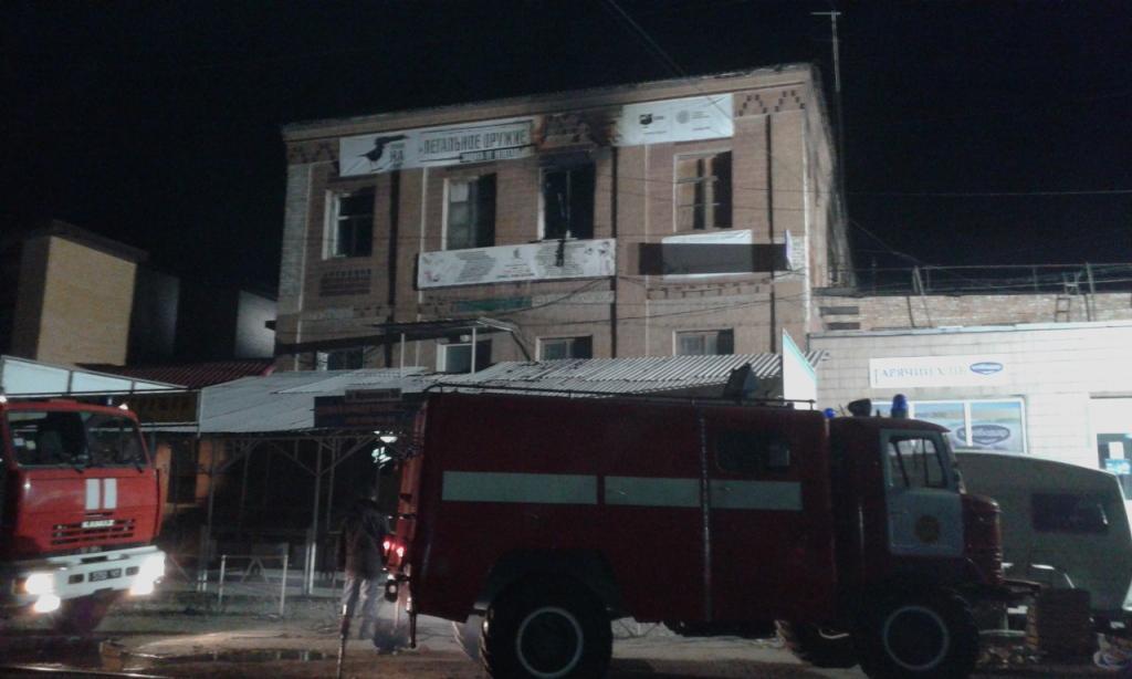 Люди опинилися у пастці: шокуючі подробиці пожежі в хостелі Запоріжжя