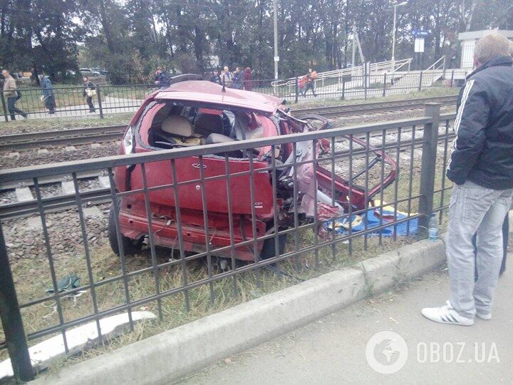 Разбитый автомобиль Chery