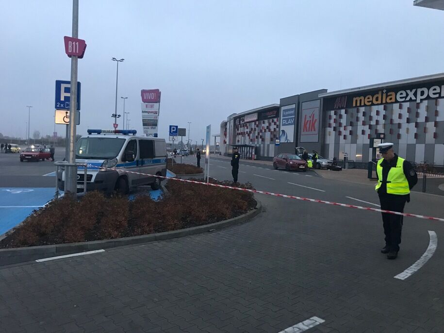 В Польше напали на посетителей торгового центра: есть жертва и раненые