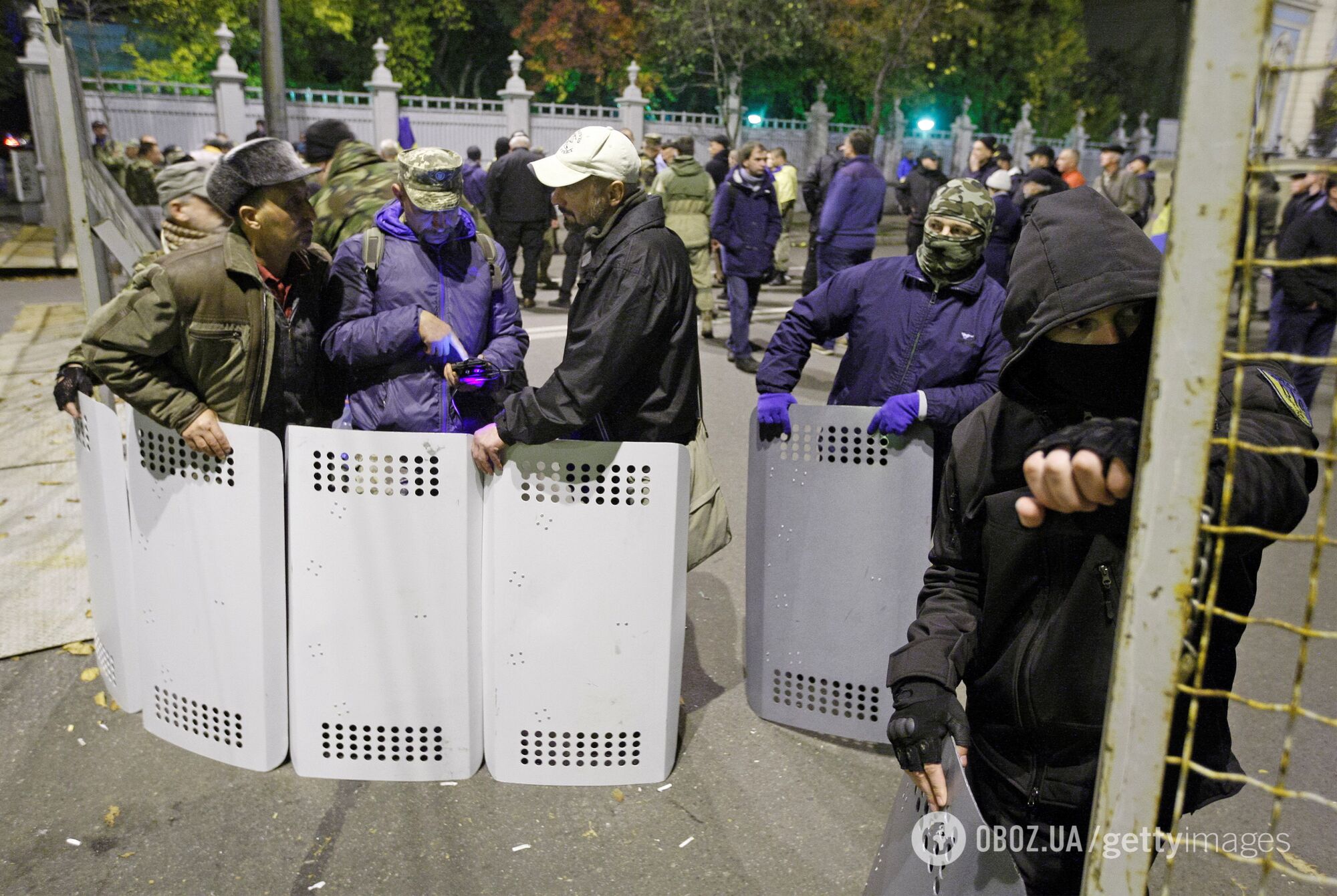 Лица "мирного" протеста в центре Киева: красноречивая фотоподборка