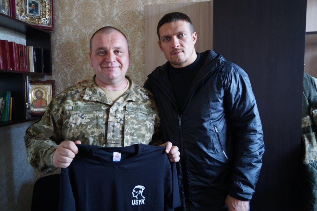 Настоящий патриот! Усик отправился в зону АТО, поддержав украинских военных - появились фото
