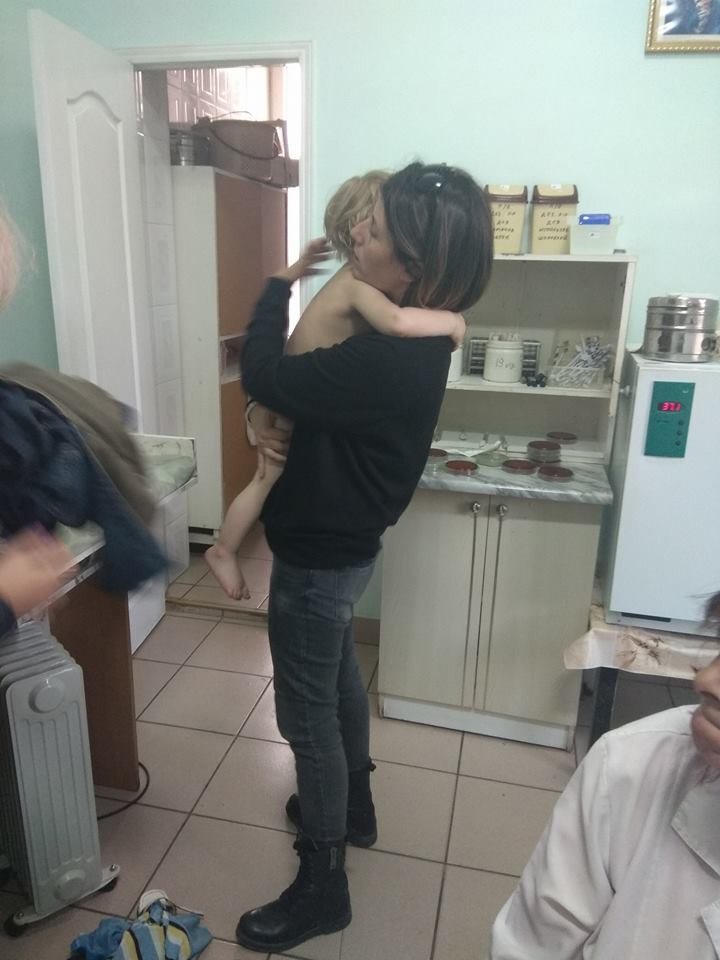 "Хотелось найти автомат": в Одессе в притоне бросили трех детей, подробности шокируют
