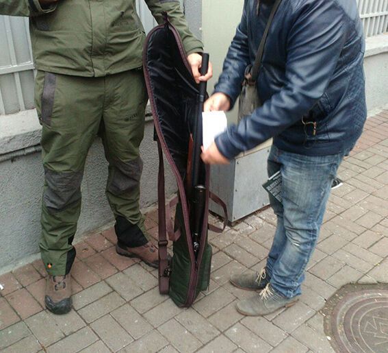 Протести під Радою: поліція затримала чоловіка з арсеналом зброї