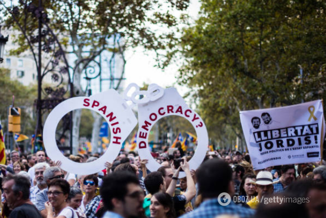 Мадрид пішов на загострення: Барселона вийшла на багатотисячний мітинг за незалежність