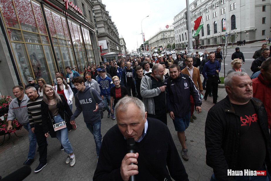 "Шуро, не будь Януковичем, не намагайтеся різати золотий батон": у Мінську пройшов мітинг проти Лукашенка