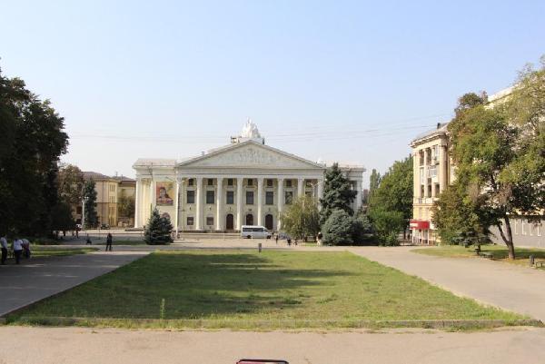 В запорожском сквере проходит масштабная реконструкция 