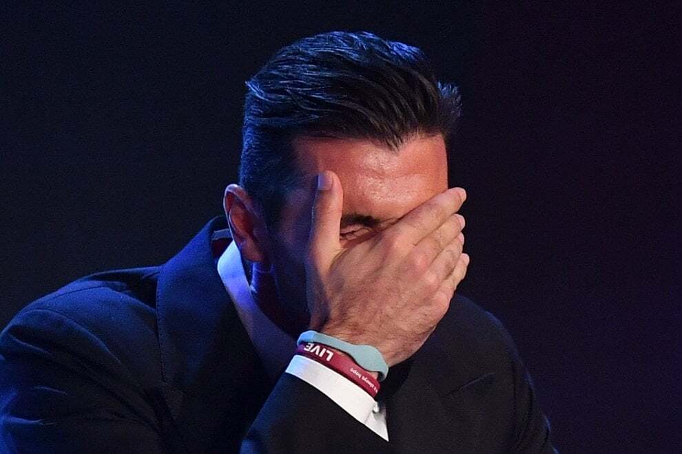 Эмоции дня: Буффон расплакался на церемонии ФИФА - фото и видео
