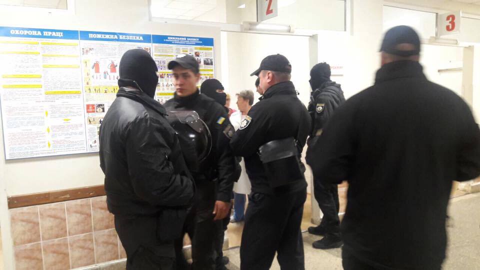 Дело лидера ОУН: Коханивского вывезли из зала суда с пробитой головой