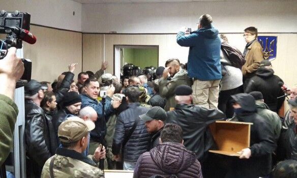Дело Коханивского: полиция взяла штурмом суд