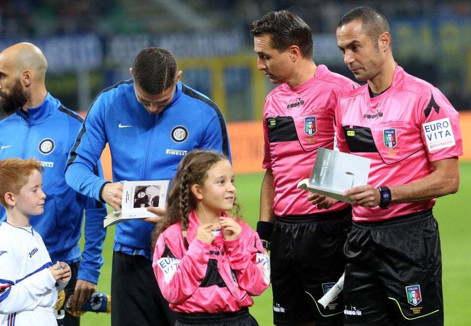Итальянские футболисты отреагировали на скандал с фанатами-расистами: опубликованы фото
