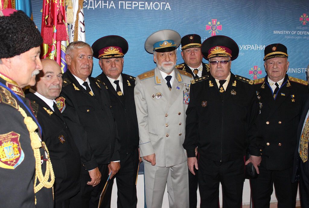 Найдите 10 отличий от России: в сети показали "тусовку" казаков в центре Киева