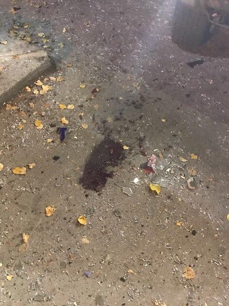 Калюжі крові та розбите скло: з'явилися нові фото з місця замаху на Мосійчука